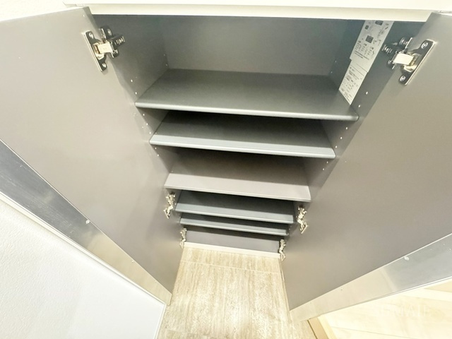 レピュア十条レジデンスの収納|シューズボックスです♪