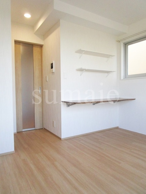 レピュア東十条駅前レジデンスの居間・リビング|６帖洋室です☆