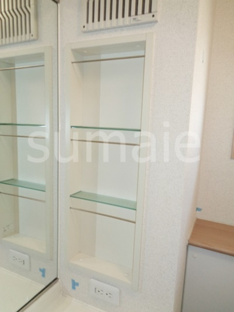 グランドソレーユの収納|洗面所の横に収納棚有♪