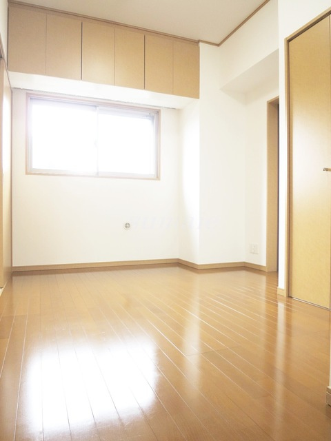 クエル田端の居間・リビング|明るい洋室です☆