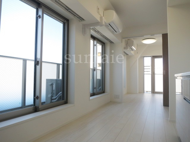 ティモーネプレミアム東十条の居間・リビング|ダイニングです☆