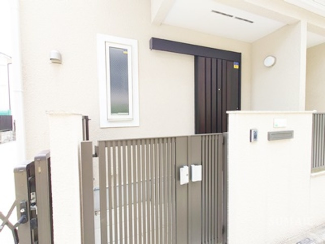 メルシー・パランのロビー|102戸別玄関です☆