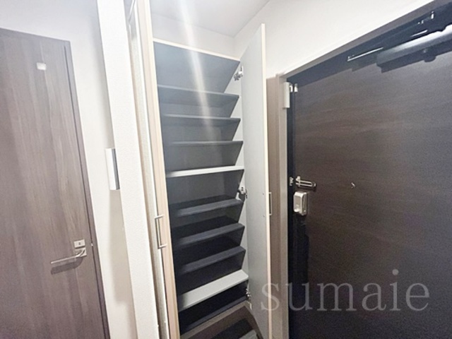 セレスティア豊島Ｓの玄関|シューズボックスです☆