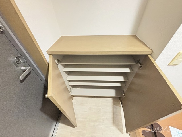 ケイティーズ　クリアの収納|玄関収納です