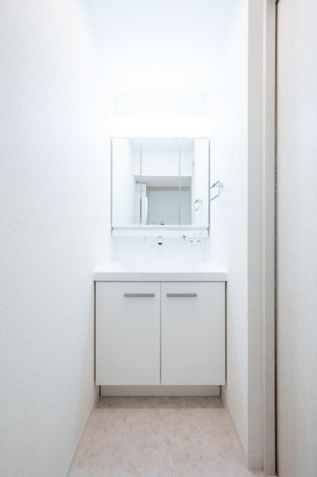 コートシティ木場　7階　角　部屋　リ　ノベーションの独立洗面台