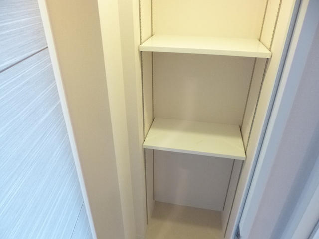 エスティメゾン王子の収納|玄関横の収納です