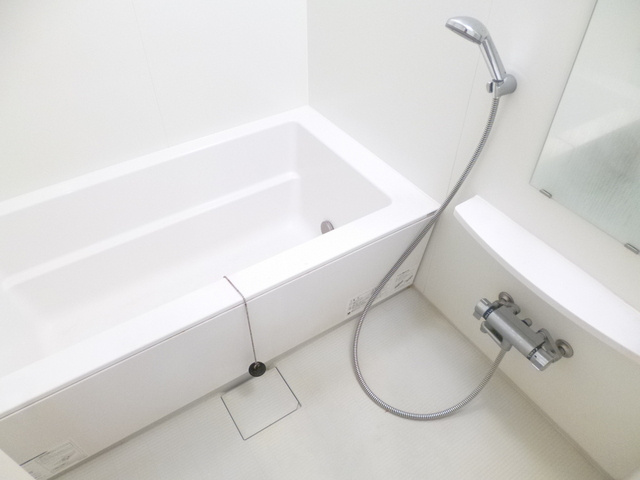 エスティメゾン王子の浴室|清潔感のあるトイレです