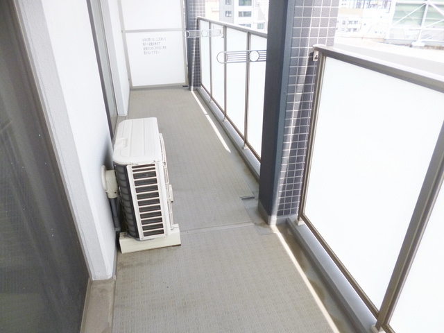 エスティメゾン王子のバルコニー|広めのバルコニーなのでお布団も干せますね☆