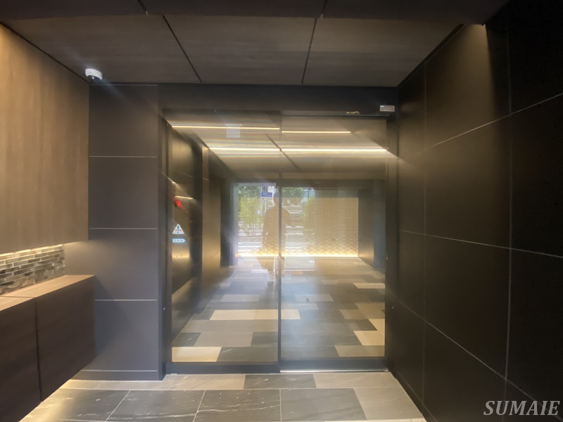 Alivis東京尾久のエントランス