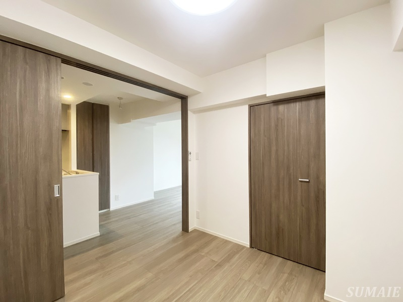 Neo Urban Residence Komagomeの居間・リビング|こちらのリビングで趣味の時間をお楽しみください