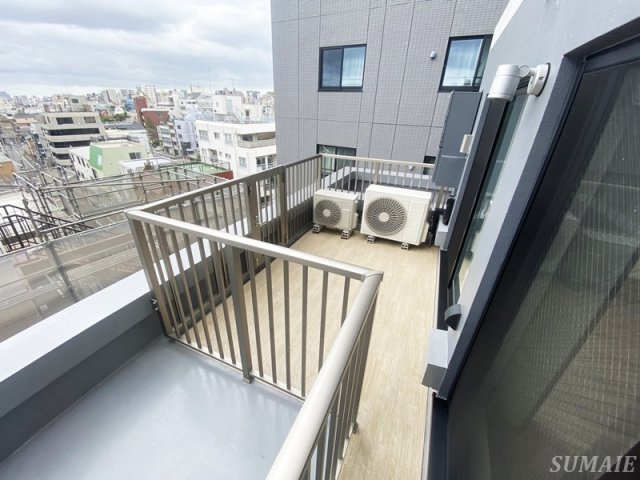 Neo Urban Residence Komagomeのバルコニー
