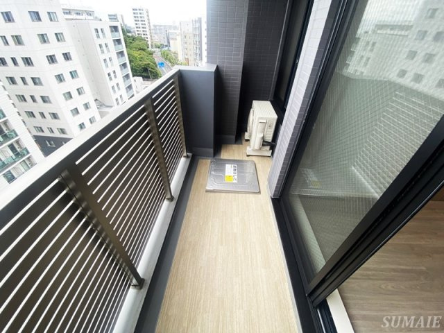 Neo Urban Residence Komagomeのバルコニー|暖かな日差しのふりそそぐバルコニー