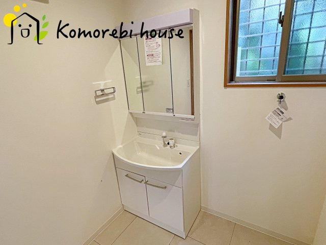 さいたま市大宮区三橋　中古一戸建ての独立洗面台