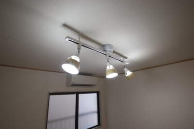 【設備】 | ピースフルハウスⅠ | 照明