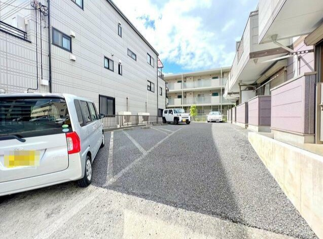 ベルメゾン富浜の駐車場