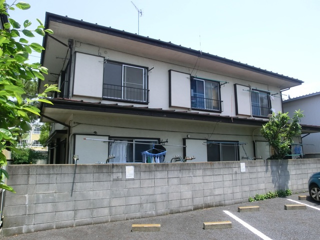 陽光荘の外観|南向きの明るいアパートです。