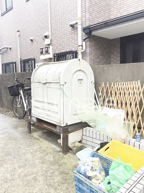 ピュアコートのその他共用部分|敷地内ゴミ置き場です