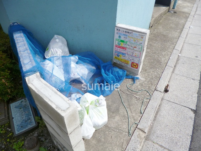 西村アパートメントのその他共用部分|ごみ置き場有ります。
