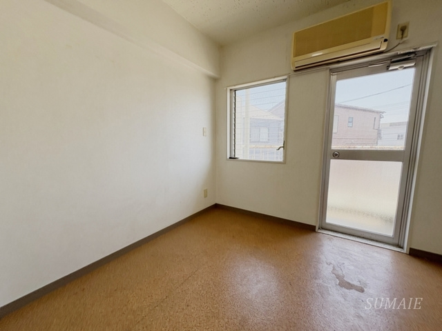 西村アパートメントの居間・リビング|居室です♪