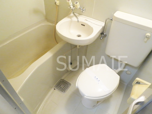 エンゼルハイツの浴室|3点ユニットバス。