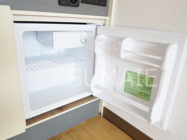 エンゼルハイツのキッチン|ミニ冷蔵庫完備。