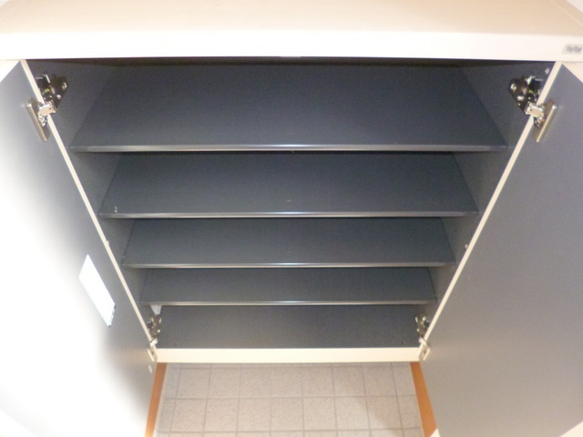 ＫＭテラスの内装|下駄箱あります。