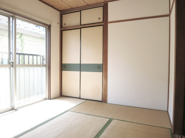 グリーンマンションの居間・リビング|落ち着いた和室です。
