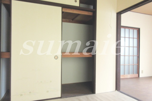 高橋コーポの居間・リビング|和室です