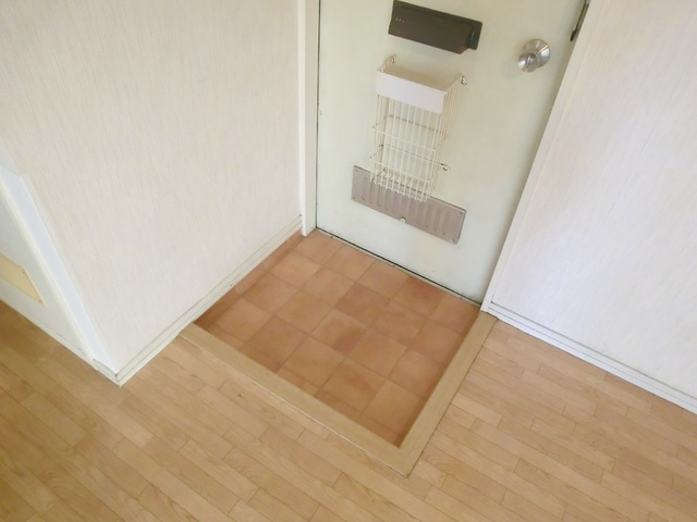 ハープコーポシシドの玄関|木目調が素敵な玄関スペースです(*^^)v