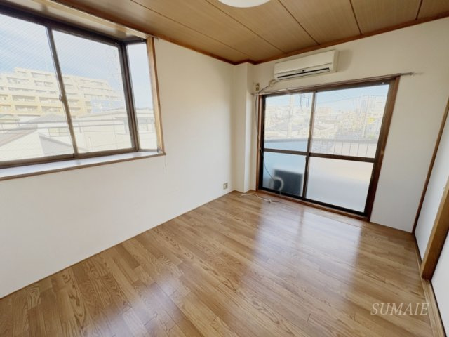 ニューアライの居間・リビング|明るいお部屋です☆