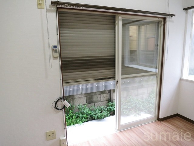 西新小岩コスモハイツの設備|安心の防犯シャッター付き♪