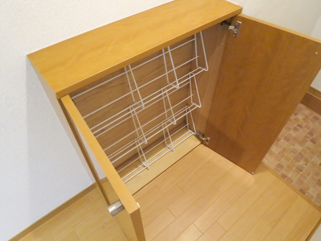 フォレスト西小岩の玄関|整理しやすいシューズボックスです♪