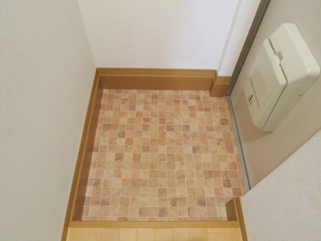 フォレスト西小岩の玄関|可愛らしい玄関スペースです。