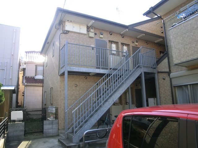 フォレスト西小岩の外観|建物入口側。