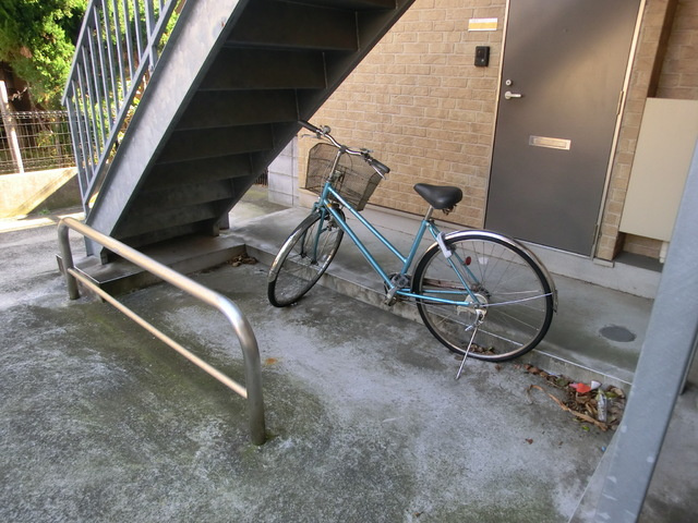 フォレスト西小岩のその他共用部分|敷地内駐輪場。