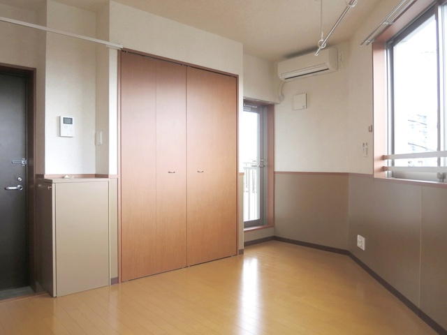 ルヴェドュソレイユの洋室|別角度からのお部屋です♪