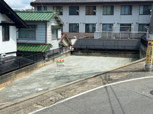 明石市朝霧南町4丁目土地の外観|【現地土地写真】
建築条件はございませんので、お好きなハウスメーカーや工務店などで建築可能です。建築可能な建物のボリュームなど、お気軽にご相談ください！
