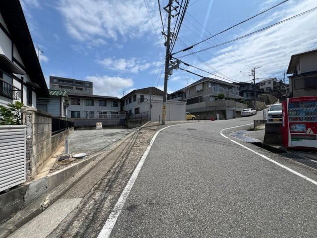 明石市朝霧南町4丁目土地の前面道路含む現地写真|【前面道路含む現地写真】
JR山陽本線と山陽電気鉄道の2WAYアクセス可能なため、通勤・通学・お出かけに便利！ライフスタイルの選択肢が広がる高い利便性も魅力です♪