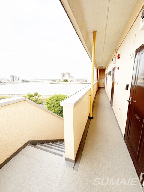 リバーサイド小澤のその他共用部分|廊下からの景色です！