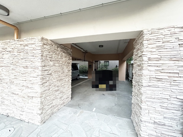 リバーサイド小澤の駐車場|屋根付き駐車場です！