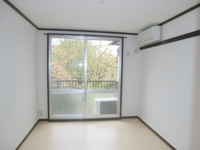 グローバルハウスの居間・リビング|和室から洋室になりました！