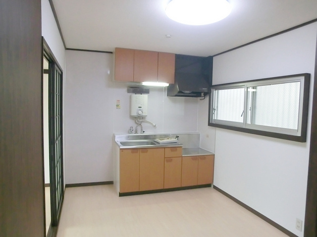 グローバルハウスのキッチン|キレイなダイニング！