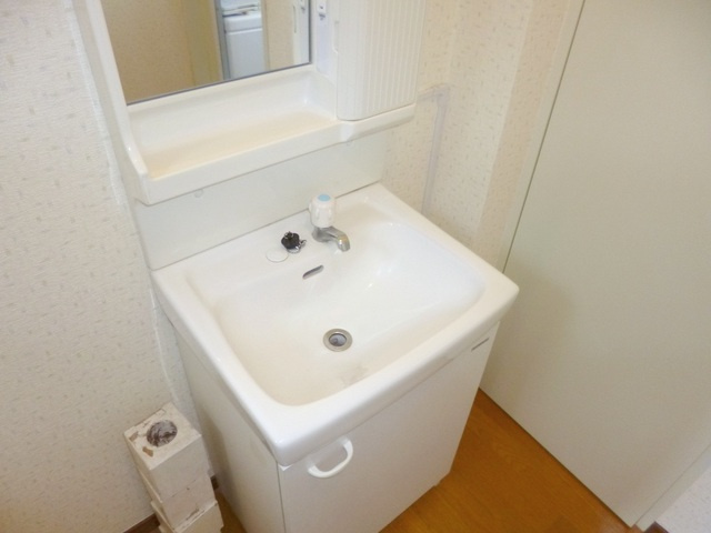 長瀬マンションの洗面所|独立洗面台・脱衣所有ります。