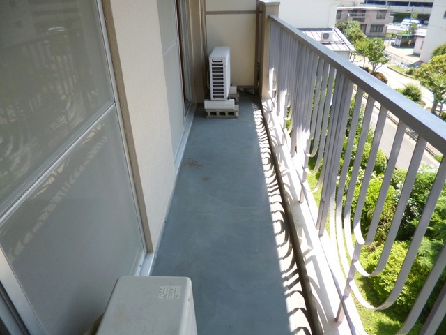 長瀬マンションのバルコニー|南向きで洗濯物も良く乾きます♪