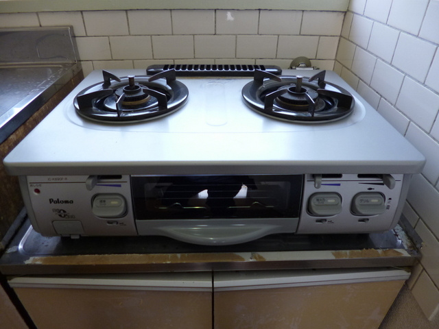 長瀬マンションのキッチン|2口ガスコンロ付いてます。