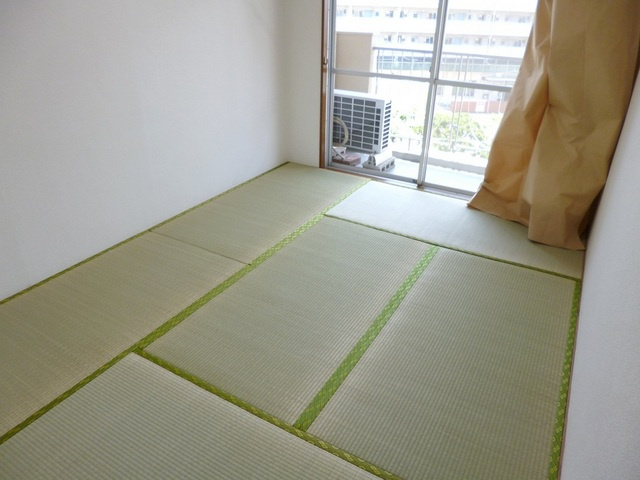 長瀬マンションの和室|人気の最上階角部屋です♪