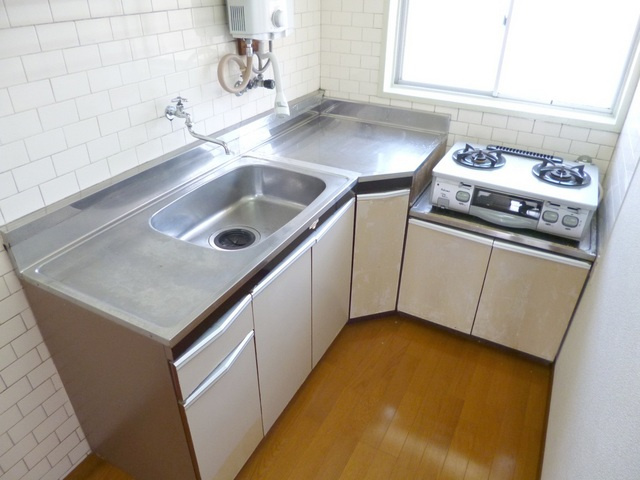 長瀬マンションのキッチン|広々キッチンです♪