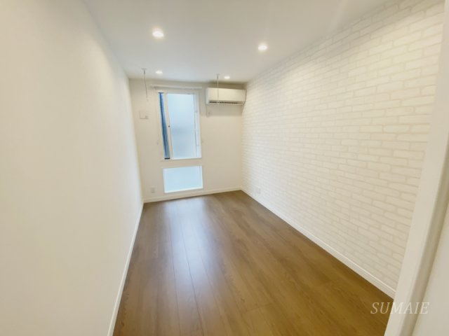 CFジオーレ南小岩の居間・リビング|縦長の居室です☆