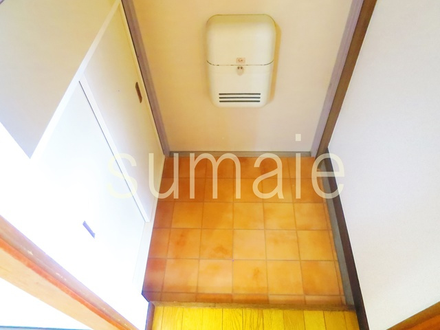 パレス細田の玄関|タイル風の玄関です！