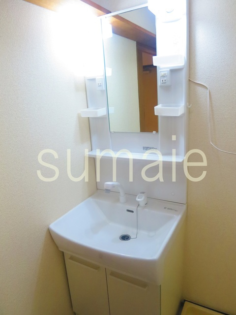 パレス細田の洗面所|明るい洗面所です！